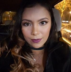 Meet your Posher, Alma